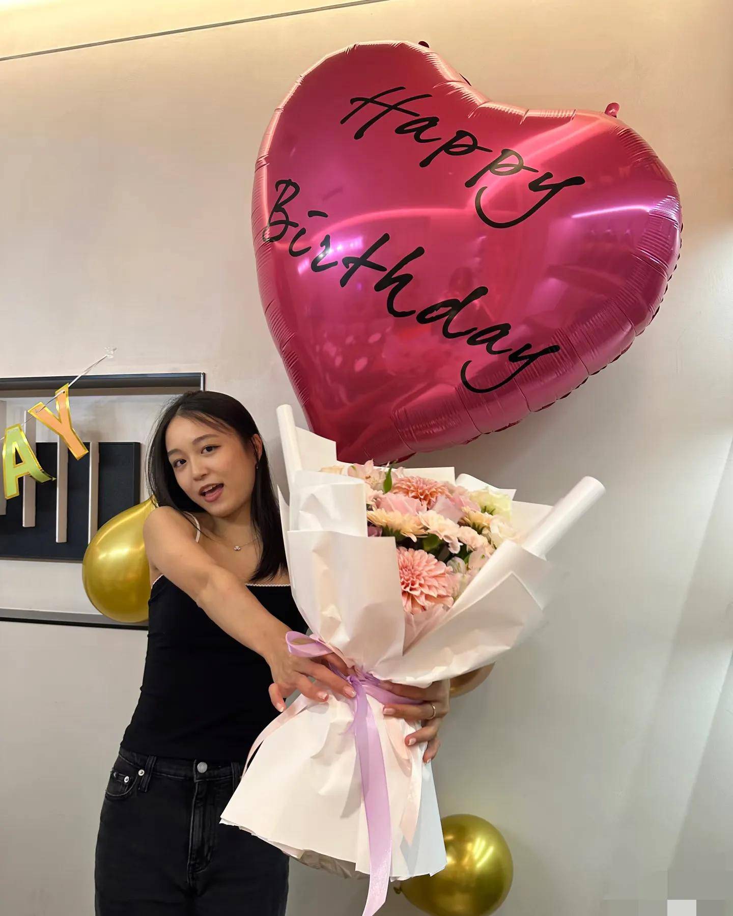 回应外界关, 日子